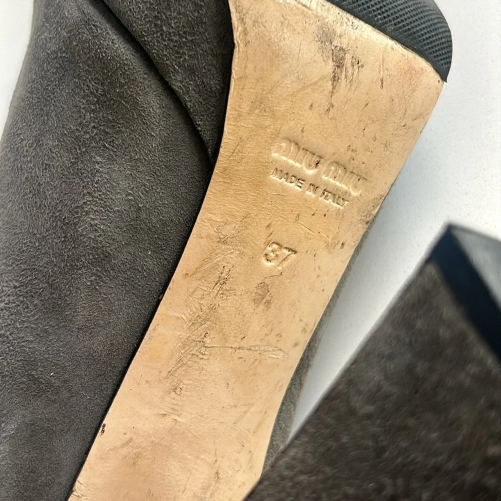 Miu Miu Suede Ankle Boots with Platform Heels Grey Color Square Toe size 37 / 7